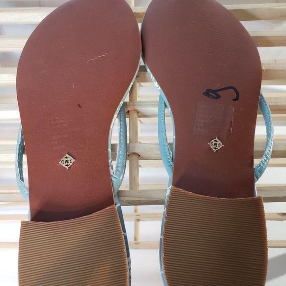 CUTE Nanette Lepore Dainty Blue Leather Bow Thong Sandals womens 8.5 Flipflops - Picture 5 of 11